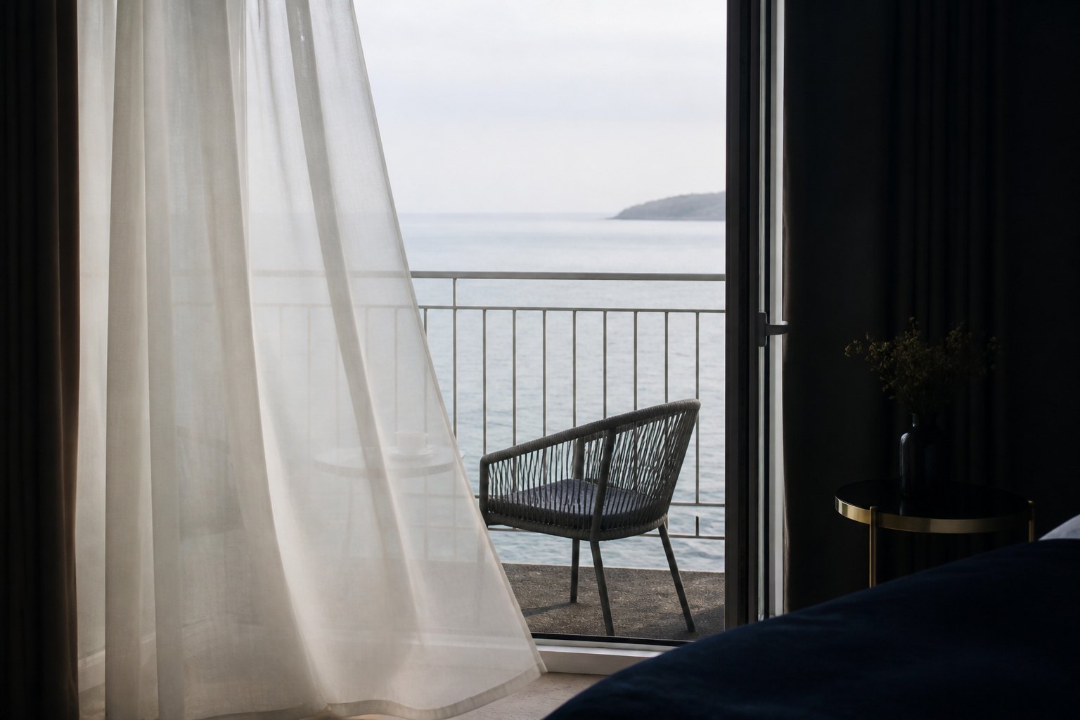 Obiekt hotelowy w Pucku — widok z okna na morze
